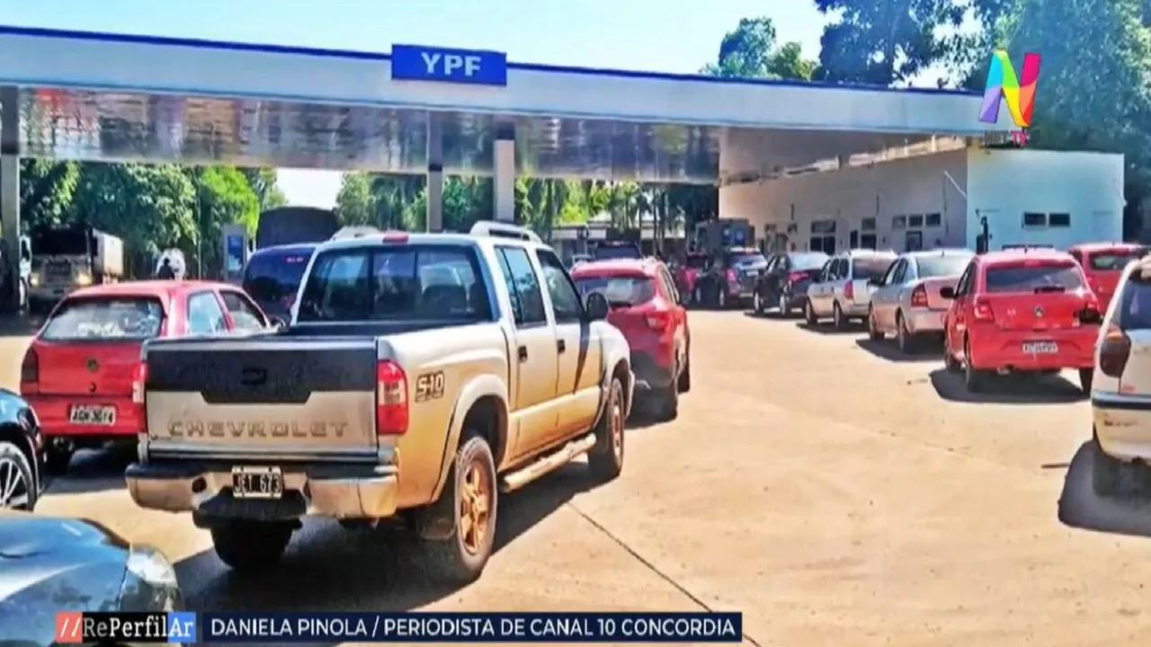 extranjeros-cargan-combustible-en-zonas-fronterizas-de-la-argentina-1264111